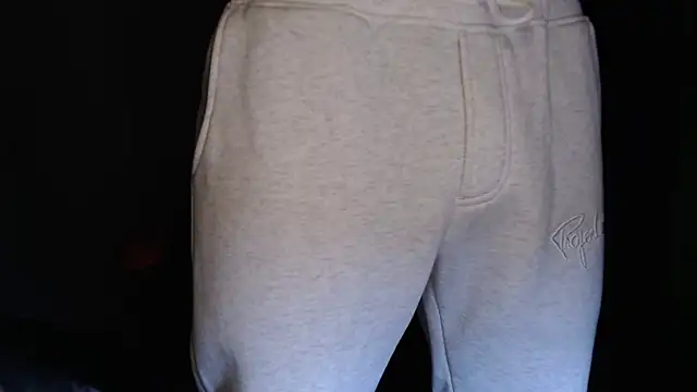 Snapshot of MASTERMONEY chatting on October 2025 08:32:02 PM MASTERMONEY online show from October 2025 08:32:02 PM