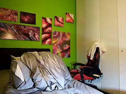 Snapshot of MASTERMONEY chatting on September 2025 09:46:01 PM MASTERMONEY online show from September 2025 09:46:01 PM