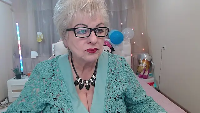 KayleSmoll online show from September 2025 06:35:02 PM