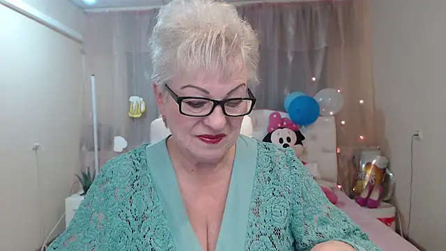 KayleSmoll online show from September 2025 06:25:02 PM