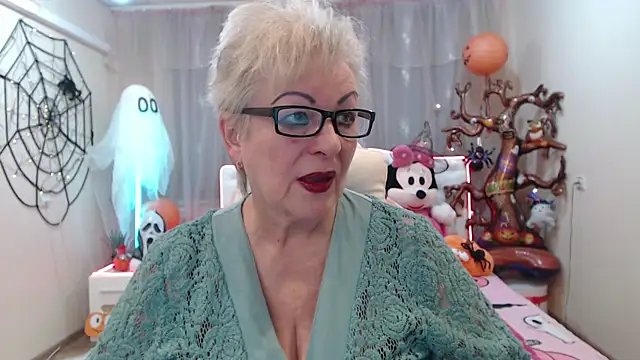 KayleSmoll online show from October 2025 07:43:01 PM