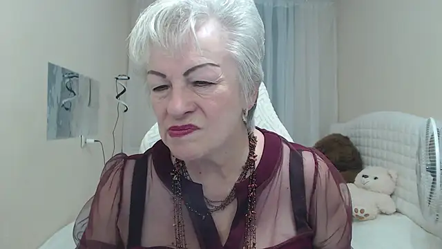 KayleSmoll online show from September 2025 06:28:02 PM