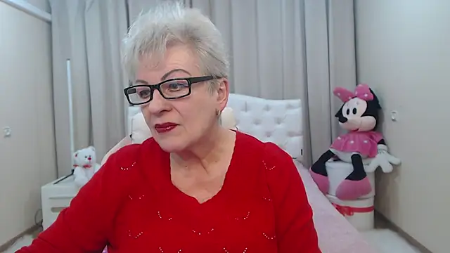 KayleSmoll online show from February 2026 07:34:02 PM