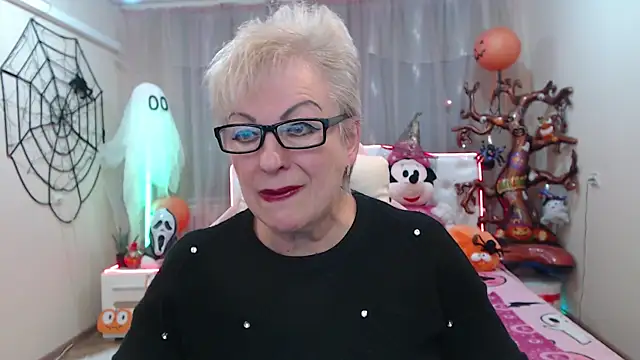 KayleSmoll online show from November 2025 08:01:01 PM