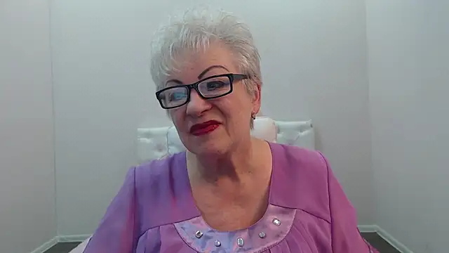 Snapshot of KayleSmoll chatting on July 2026 06:49:01 PM KayleSmoll online show from July 2026 06:49:01 PM