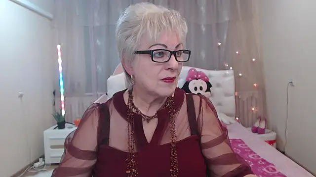 KayleSmoll online show from September 2025 06:29:02 PM