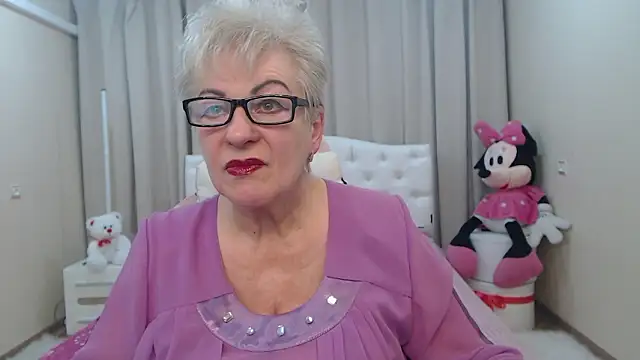 KayleSmoll online show from February 2026 07:47:01 PM