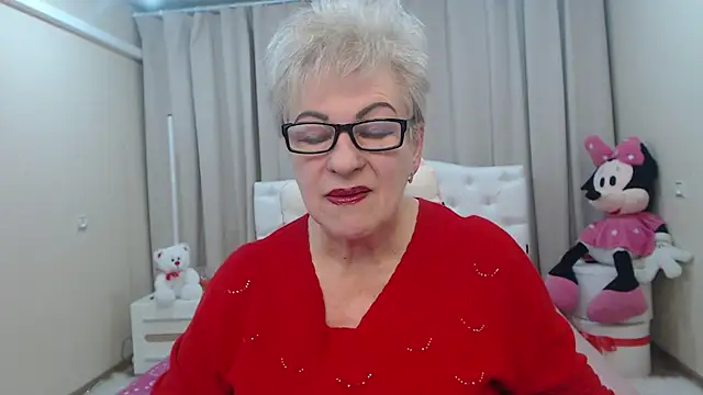 KayleSmoll online show from February 2026 07:48:02 PM