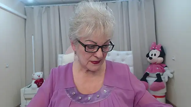 KayleSmoll online show from March 2026 07:46:01 PM