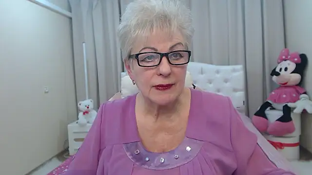 KayleSmoll online show from February 2026 07:46:02 PM