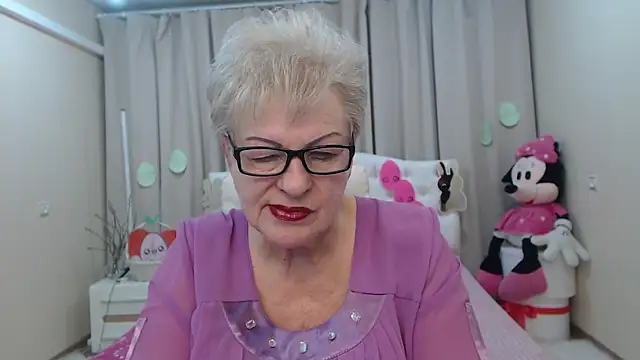 KayleSmoll online show from April 2026 06:47:01 PM