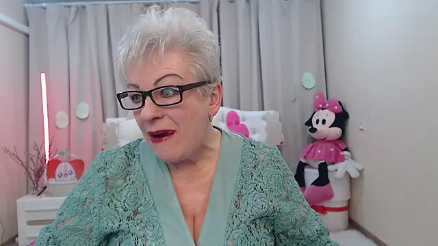 KayleSmoll online show from April 2026 06:44:02 PM