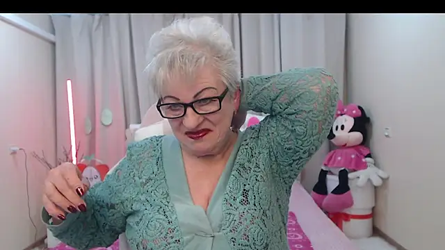 KayleSmoll online show from April 2026 06:57:01 PM