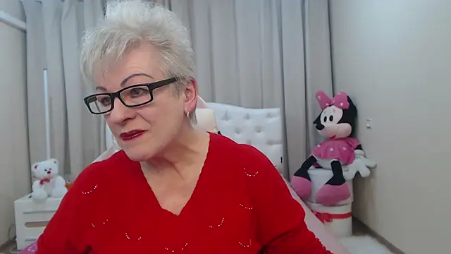 KayleSmoll online show from February 2026 07:47:02 PM