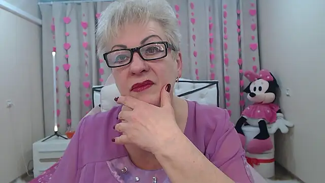 KayleSmoll online show from February 2026 07:44:01 PM