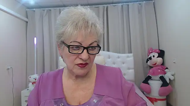 KayleSmoll online show from March 2026 07:59:02 PM