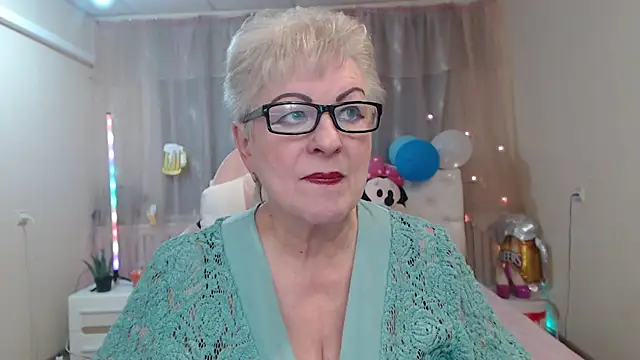 KayleSmoll online show from October 2025 07:15:02 PM