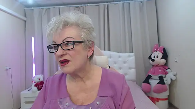 KayleSmoll online show from March 2026 08:09:01 PM