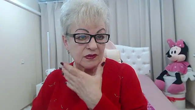 KayleSmoll online show from February 2026 07:49:02 PM