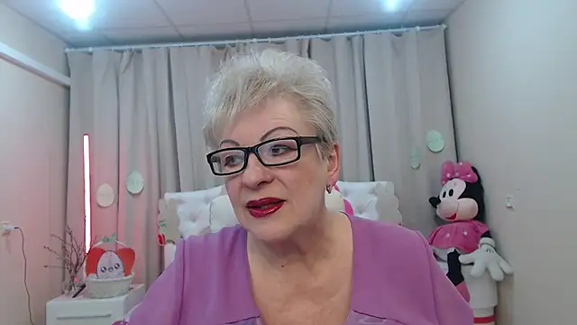 KayleSmoll online show from April 2026 06:54:01 PM