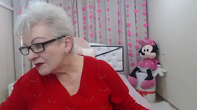 KayleSmoll online show from February 2026 07:57:01 PM