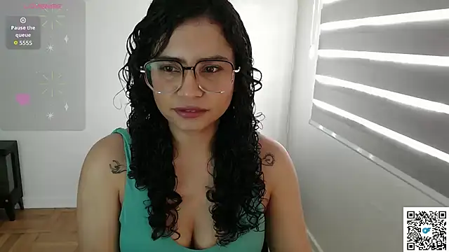 Snapshot of cinnamon_rosa chatting on October 2025 08:43:02 PM cinnamon rosa online show from October 2025 08:43:02 PM