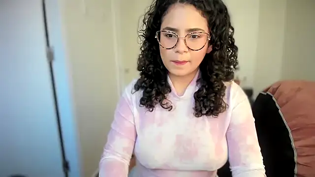 Snapshot of cinnamon_rosa chatting on March 2025 10:38:01 PM cinnamon rosa online show from March 2025 10:38:01 PM