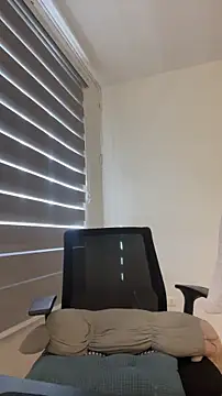 Snapshot of cinnamon_rosa chatting on December 2025 08:36:01 PM cinnamon rosa online show from December 2025 08:36:01 PM