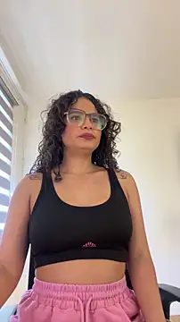 cinnamon rosa online show from December 2025 07:15:02 PM