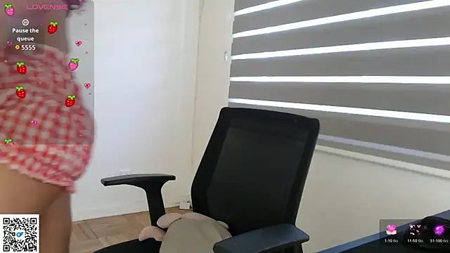 cinnamon rosa online show from February 2026 02:48:01 PM