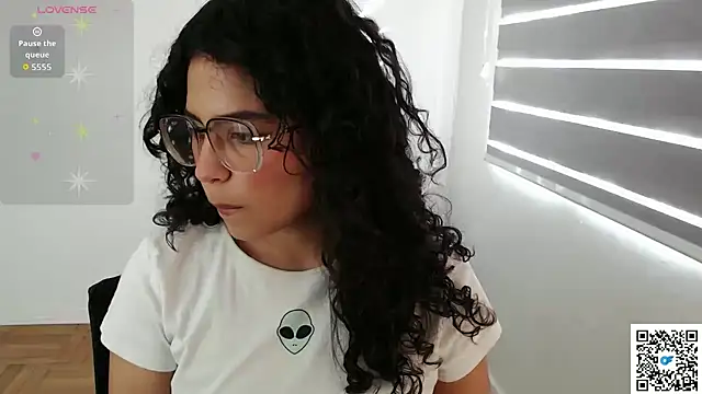 Snapshot of cinnamon_rosa chatting on October 2025 08:42:01 PM cinnamon rosa online show from October 2025 08:42:01 PM