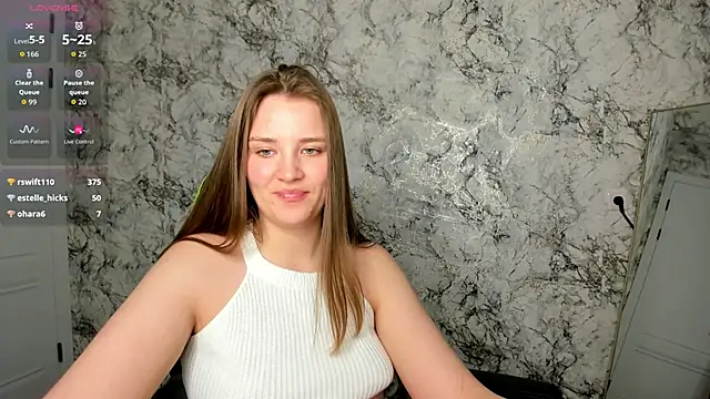 DeniRicchii online show from April 2026 10:11:01 PM