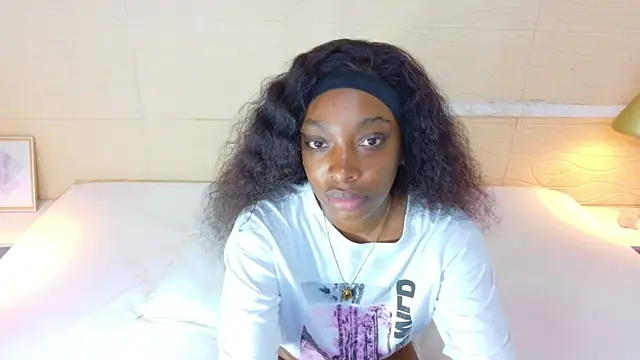 Shamiraa moore online show from October 2025 07:47:01 PM