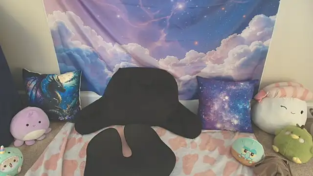 MilkyBunny online show from April 2026 07:40:02 PM