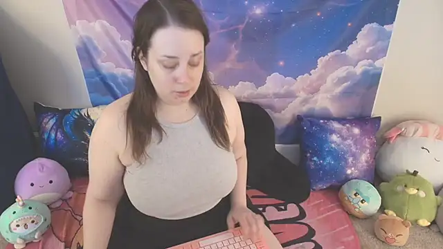 MilkyBunny online show from April 2026 05:19:01 PM