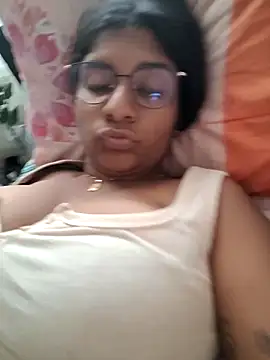 Sofythom1 online show from March 2026 11:06:02 PM