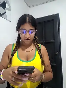 Sofythom1 online show from November 2025 03:16:01 AM