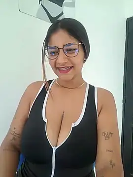 Sofythom1 online show from October 2025 08:20:02 PM