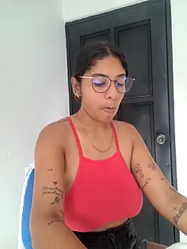 Sofythom1 online show from December 2025 08:03:02 PM