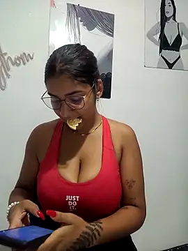 Snapshot of Sofythom1 chatting on October 2025 01:48:02 AM Sofythom1 online show from October 2025 01:48:02 AM