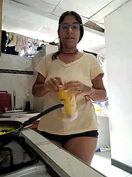 Sofythom1 online show from June 2026 05:19:01 PM