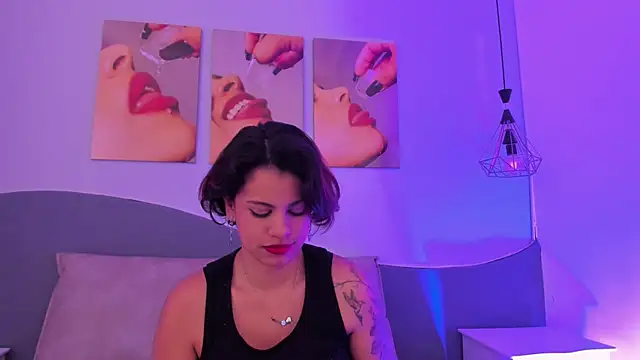 Snapshot of MarianaSanz chatting on February 2026 01:29:01 PM MarianaSanz online show from February 2026 01:29:01 PM