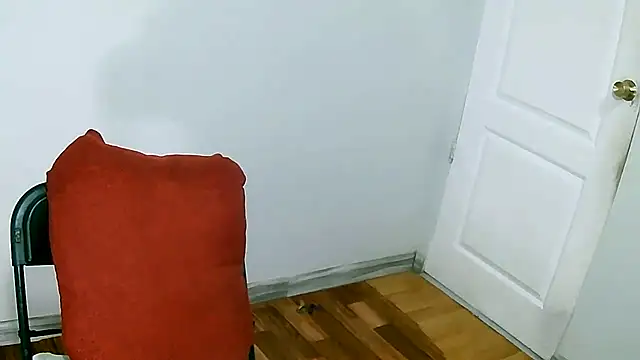 leona- online show from October 2025 11:17:02 PM