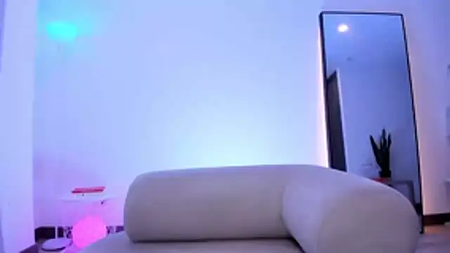 Snapshot of Kaarla___ chatting on November 2025 05:00:02 AM Kaarla online show from November 2025 05:00:02 AM