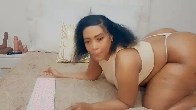GiantBootyMilf online show from May 2026 07:20:02 PM