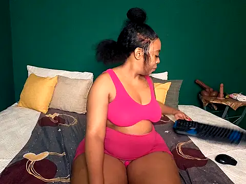 GiantBootyMilf online show from March 2025 01:43:02 PM