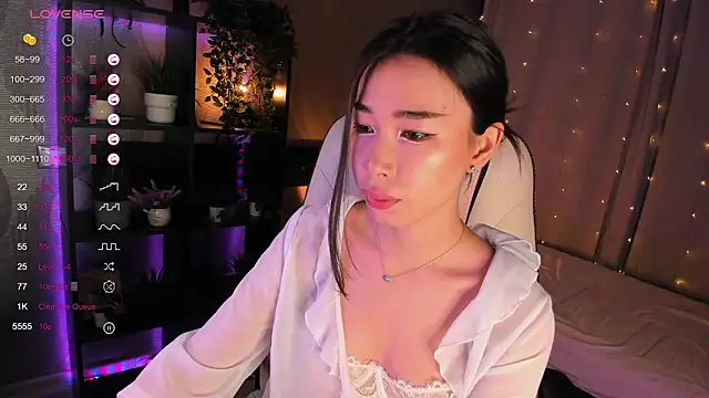 Snapshot of sensualily chatting on October 2025 03:35:02 PM sensualily online show from October 2025 03:35:02 PM