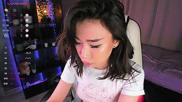 sensualily online show from December 2025 08:04:02 PM