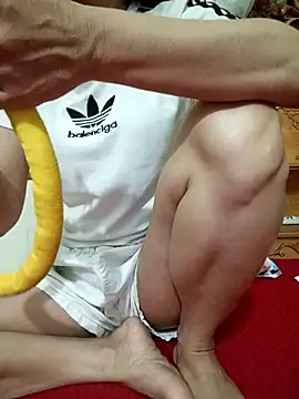 YunLem online show from November 2025 02:04:02 AM