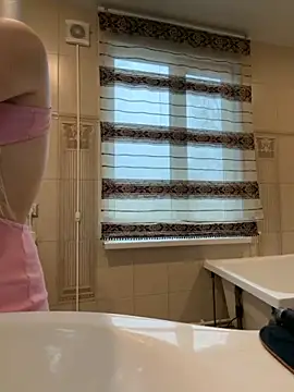 Snapshot of -RIVIERA- chatting on December 2025 06:59:02 AM -RIVIERA- online show from December 2025 06:59:02 AM